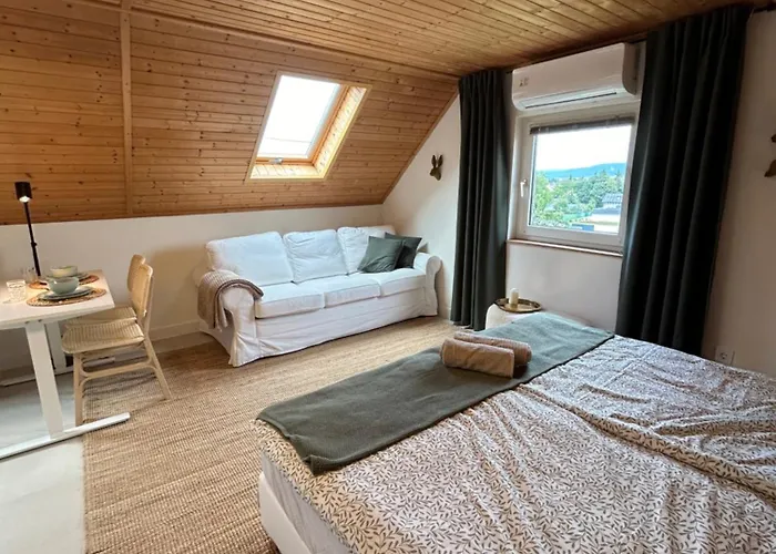 Haus - Kisház A Völgyben Tarján