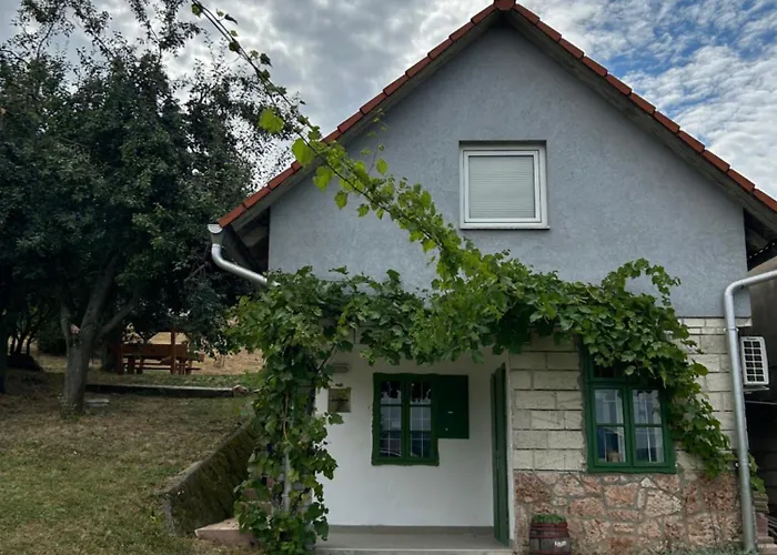Haus - Kisház A Völgyben *